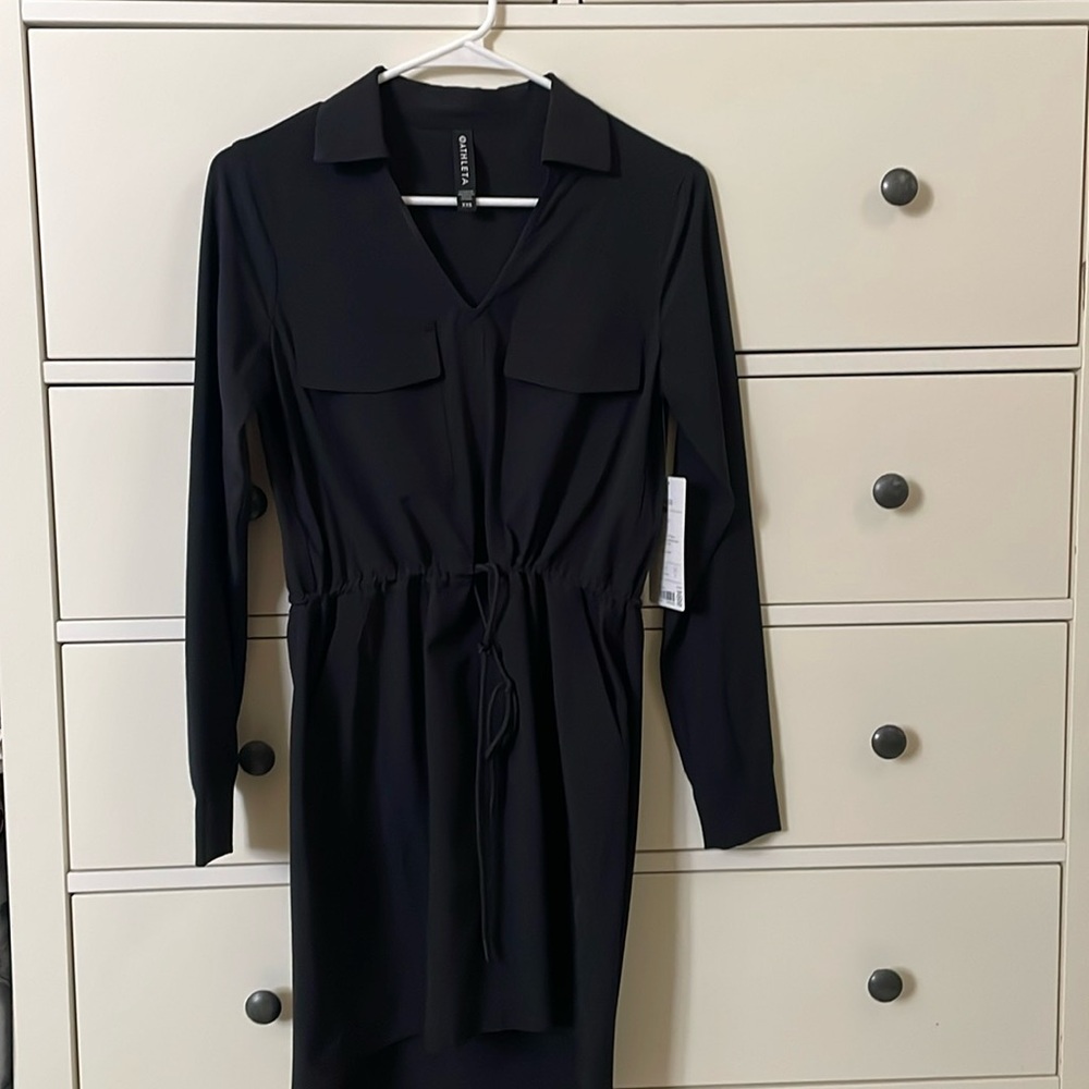 Elegant shirt dress with tie